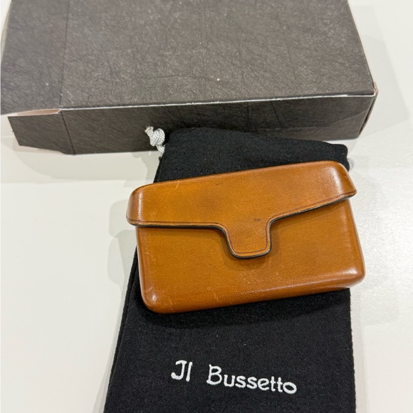 Il Bussetto Card holder with Magnetic Closure - desert - Picture 1 of 2